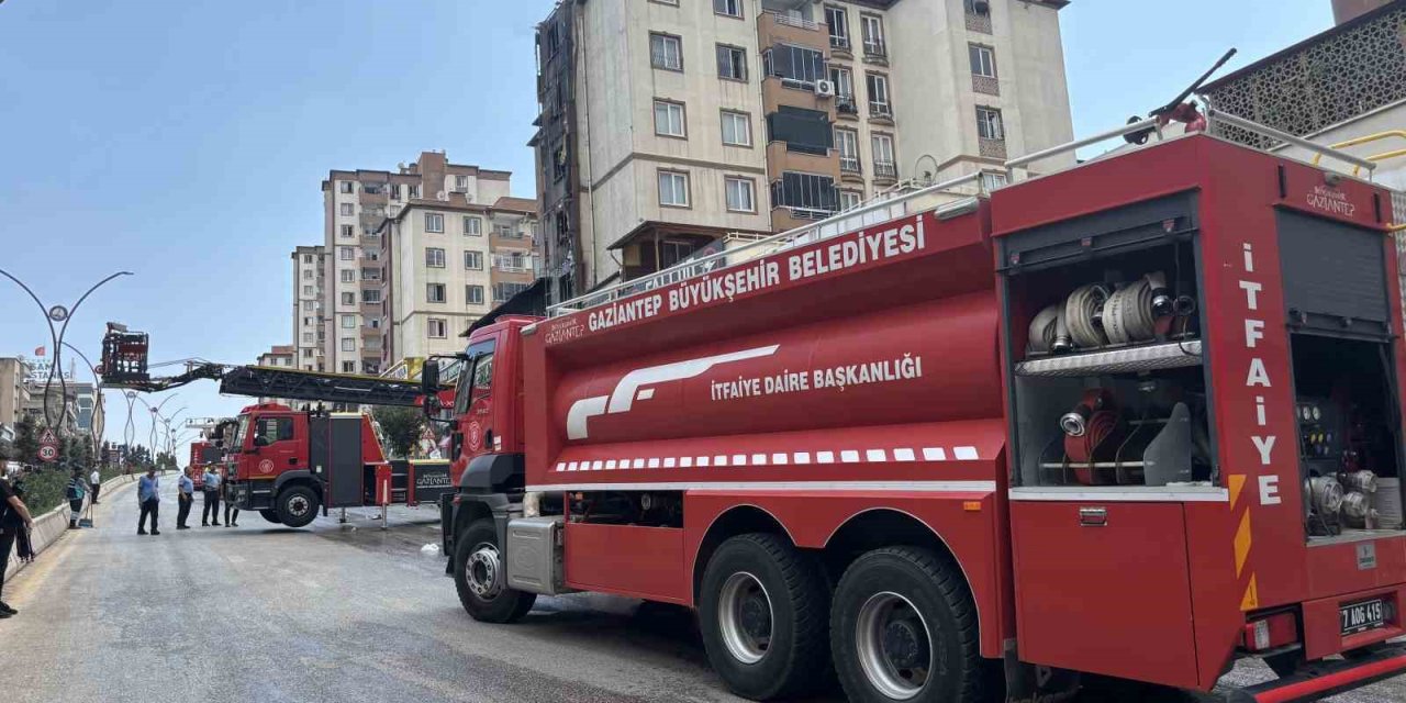 Gaziantep’te 5 katlı binada çıkan yangın kontrol altına alındı