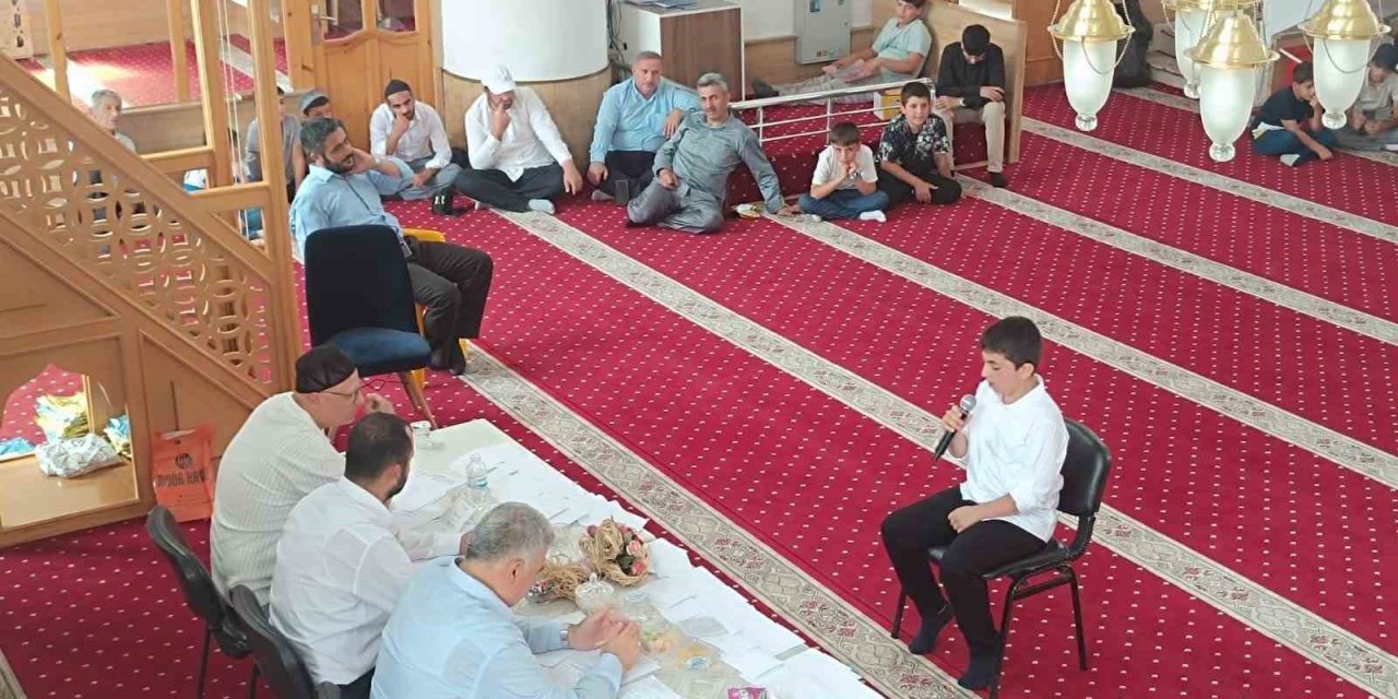 Yaz Kur’an Kursu öğrencileri arası ‘Hadis ve süre’ ezberleme yarışması
