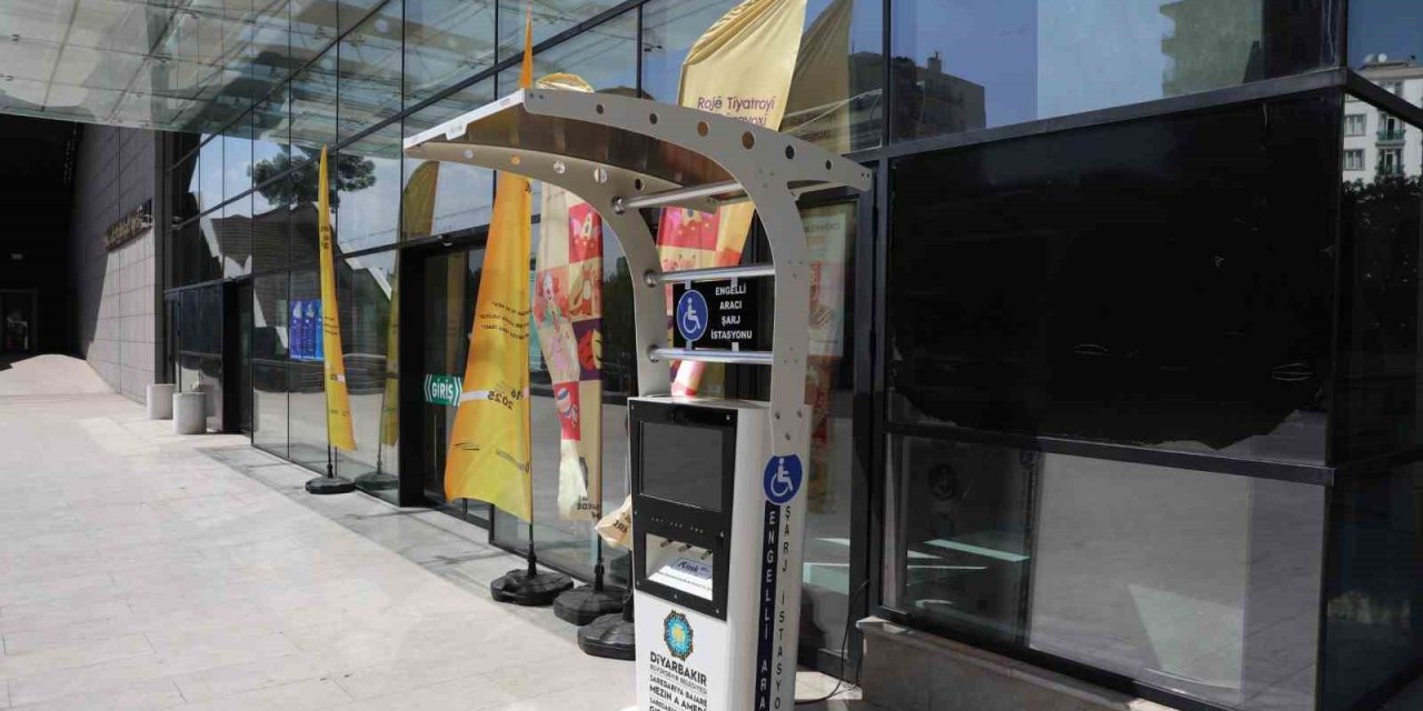 Diyarbakır Büyükşehir Belediyesi'nden engellilere araç şarj hizmeti