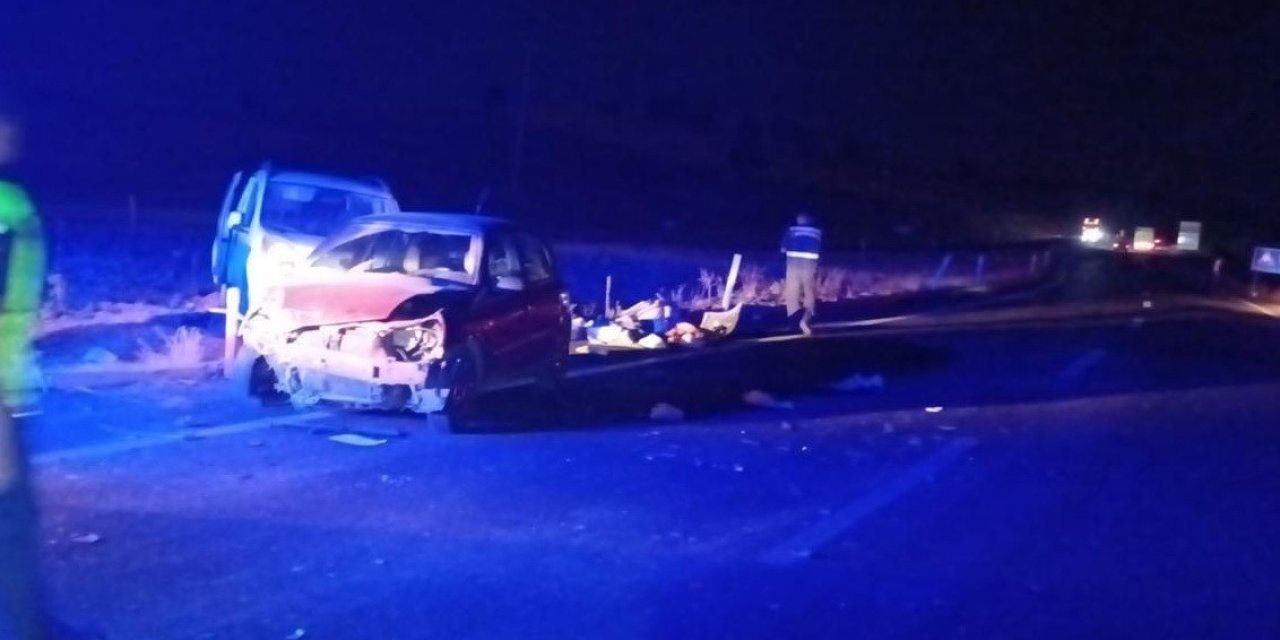 Adıyaman’da iki otomobil çarpıştı: 2 kişi yaralandı