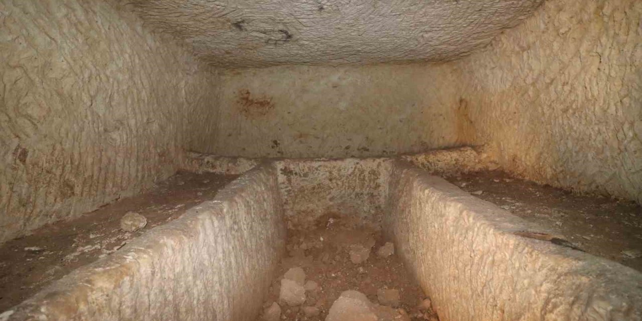 Şanlıurfa'nın Suruç ilçesinde bulunan kaya mezarı kayıt altına alındı