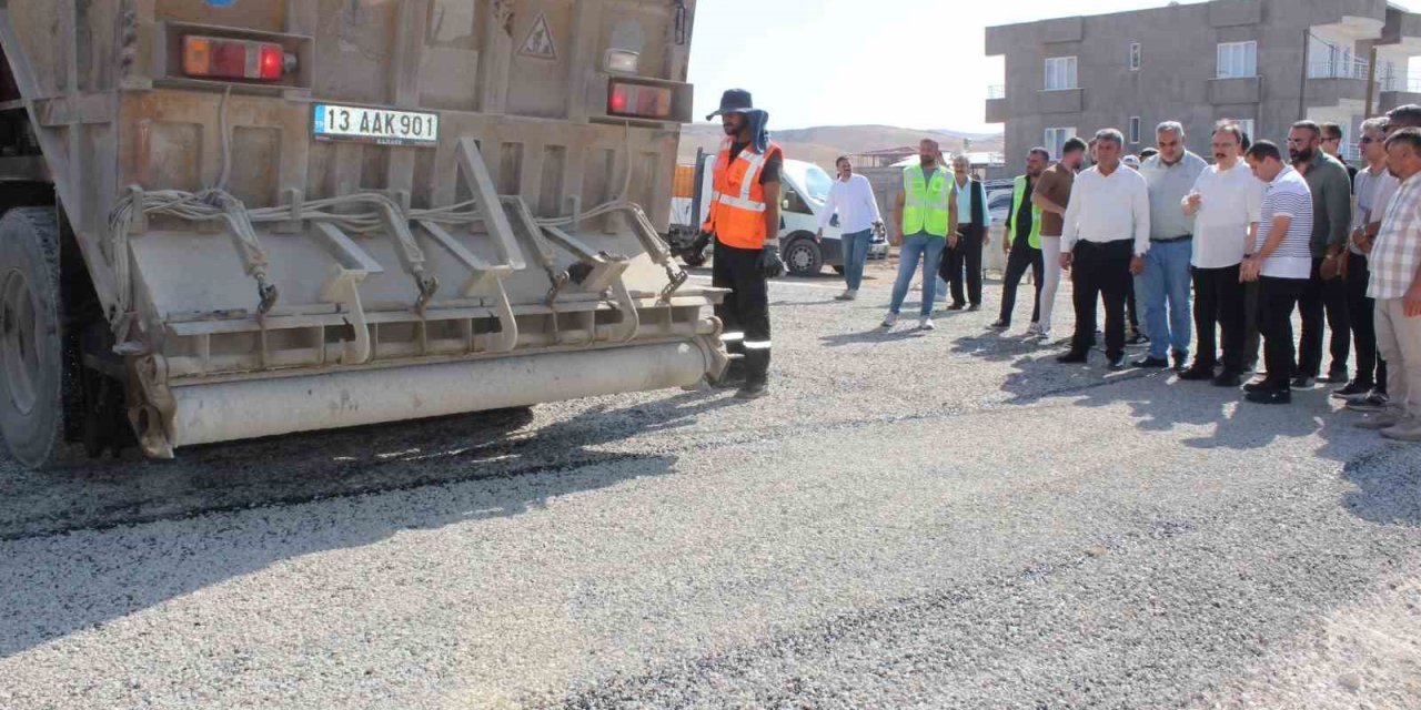 Siirt Valisi Kızılkaya mahalle toplantılarında vatandaşlarla buluşuyor