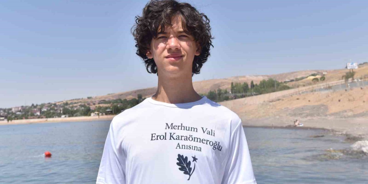 Bitlis'te yüzme maratonunun en küçüğü 3,5 saatte hedefe ulaştı