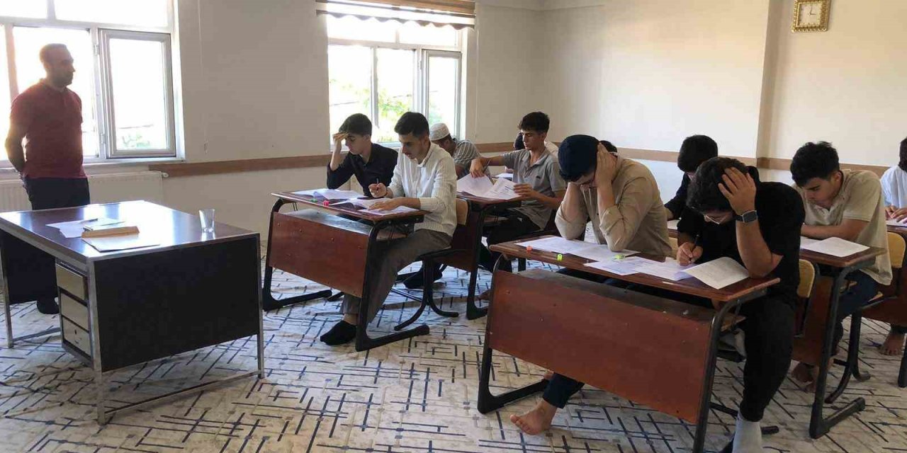 Elazığ’da meal ve tecvid sınavı yapıldı