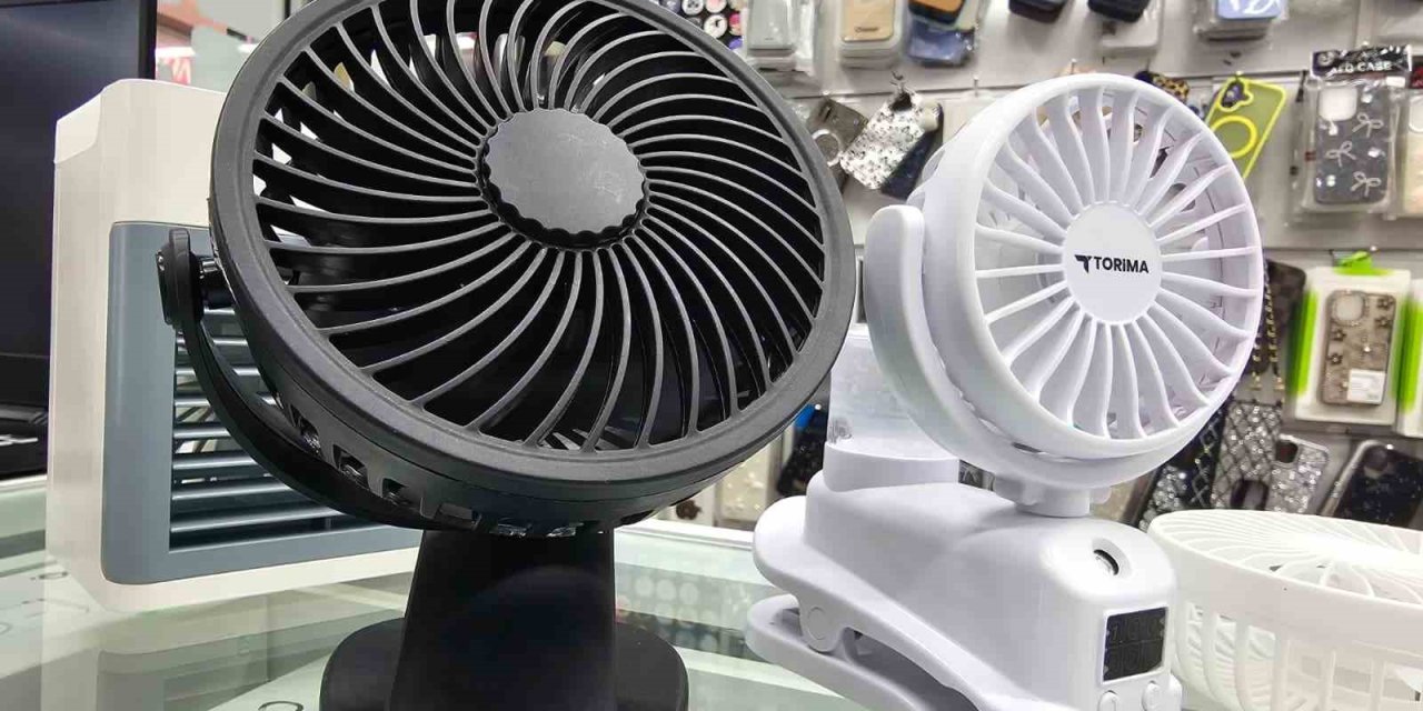 Sıcak havadan bunalanlar, mini vantilatörlerle serinledi