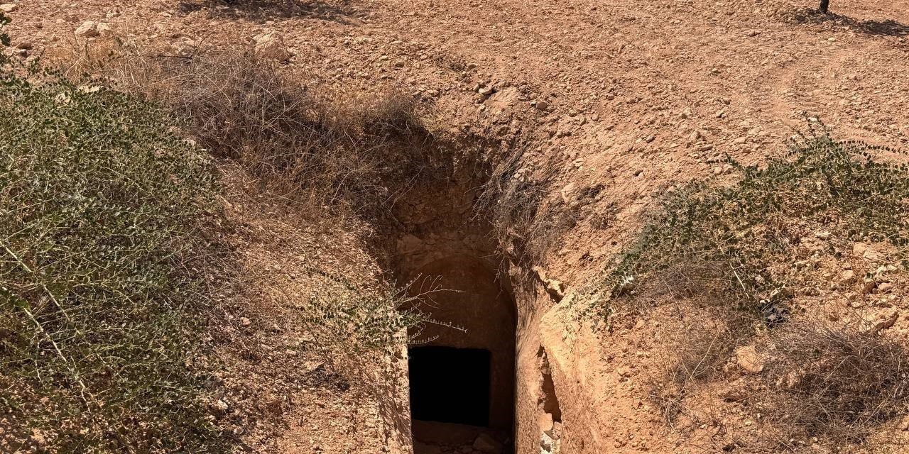 Yapay mağara zannedilen yapının kaya mezarı olduğu öğrenildi