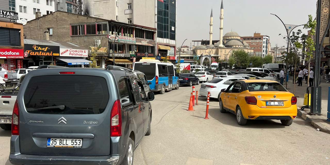 Yüksekova’nın trafik sorunu büyüyor