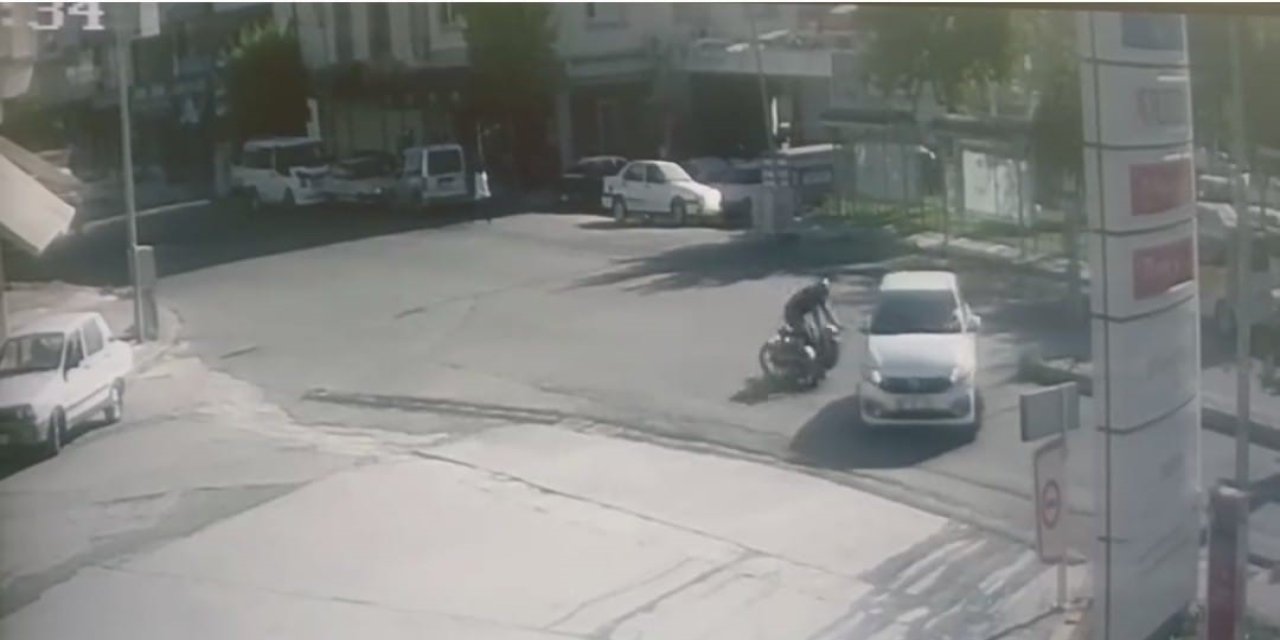 Urfa Siverek’te hatalı dönüş yapan otomobil kazaya neden oldu
