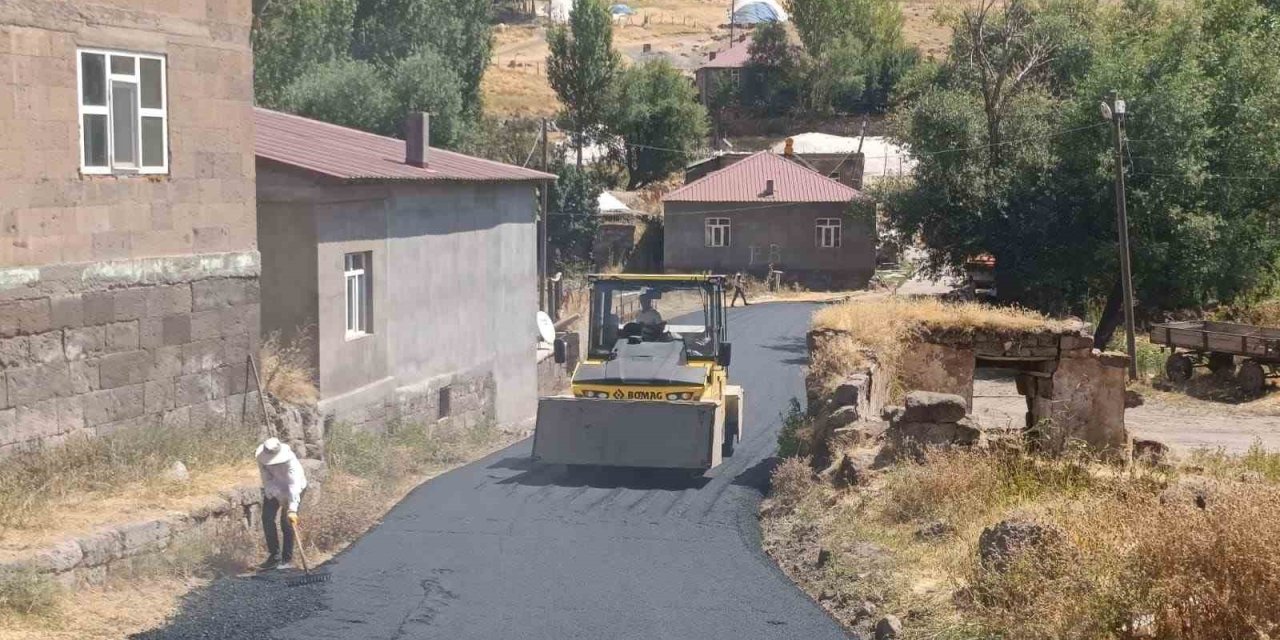 Muş’ta BSK yol yapım çalışmaları sürüyor
