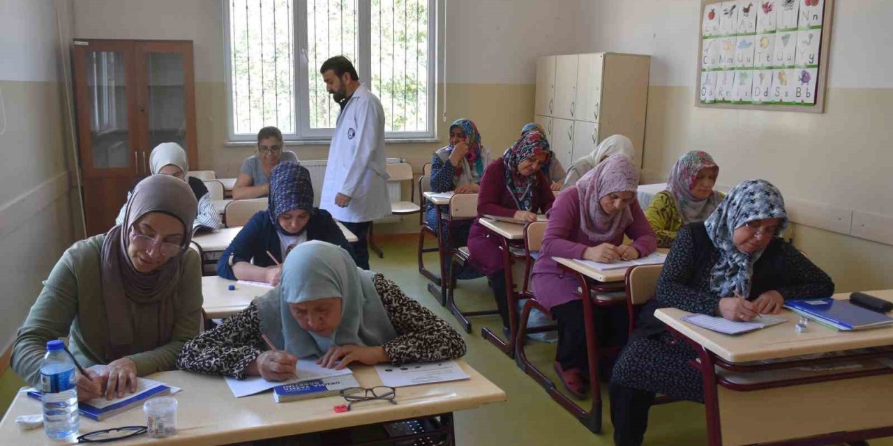 Şahinbey Belediyesi’nin tesislerinde okuma yazma eğitimi