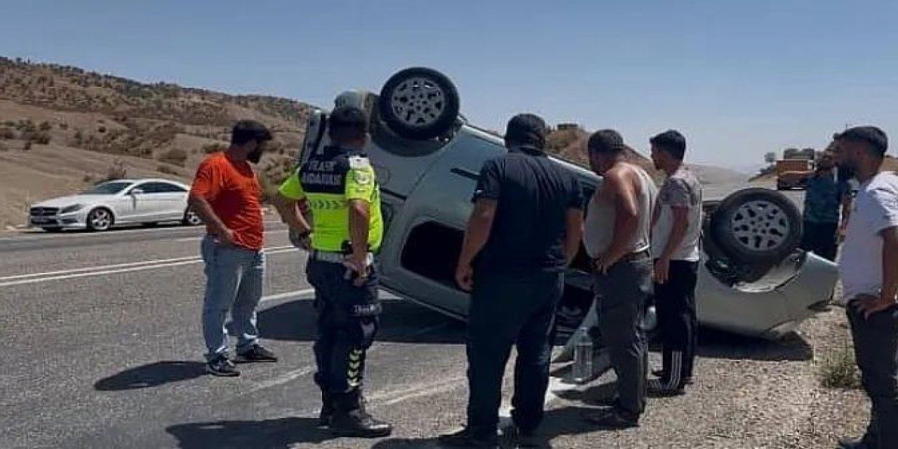 Siirt'te kontrolden çıkan araç devrildi, emniyet kemeri hayat kurtardı