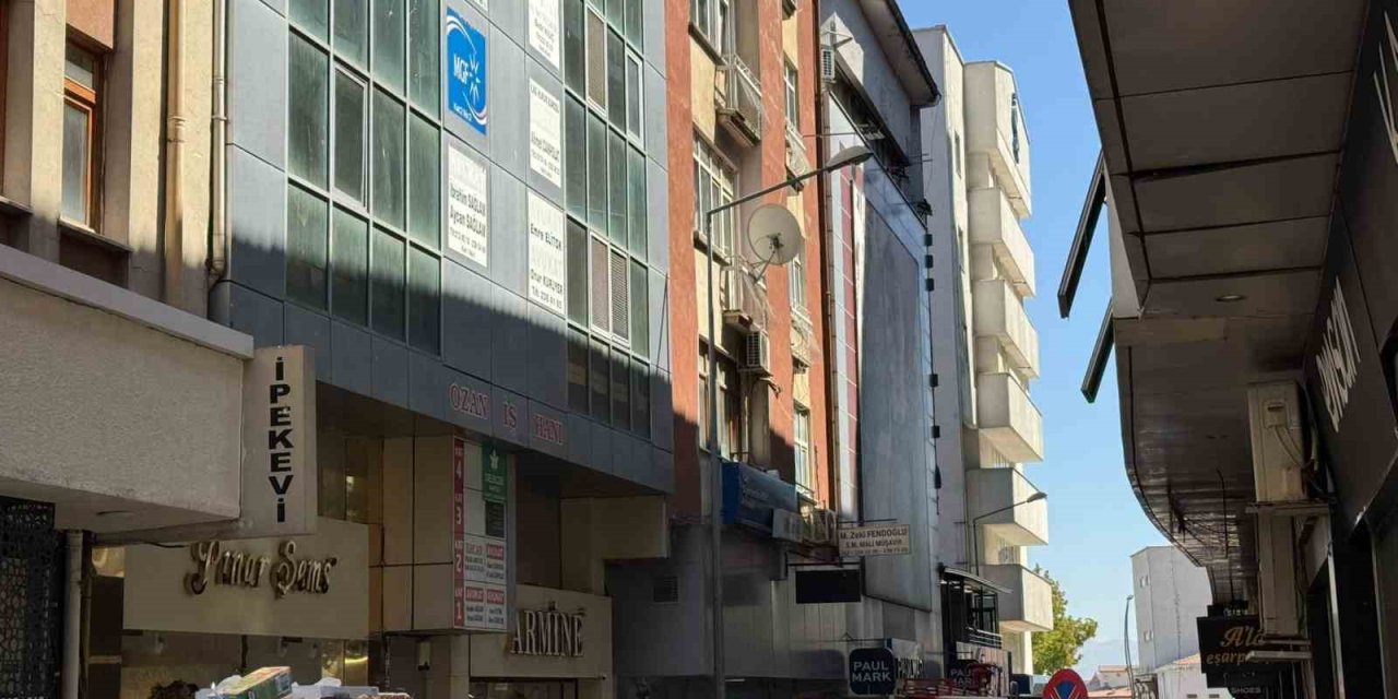 Elazığ’da apartman dairesinde yangın