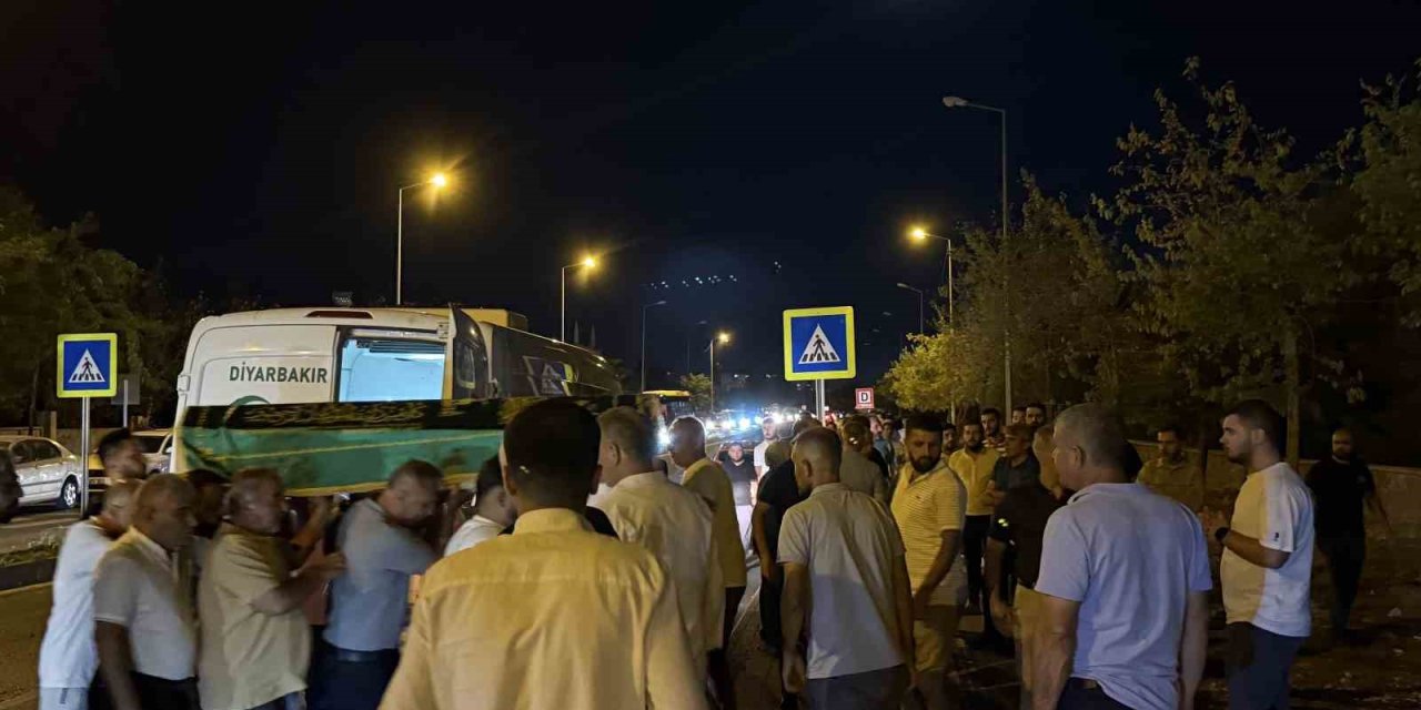 112 personeli, kanalda boğulan oğlunu son yolculuğuna uğurladı