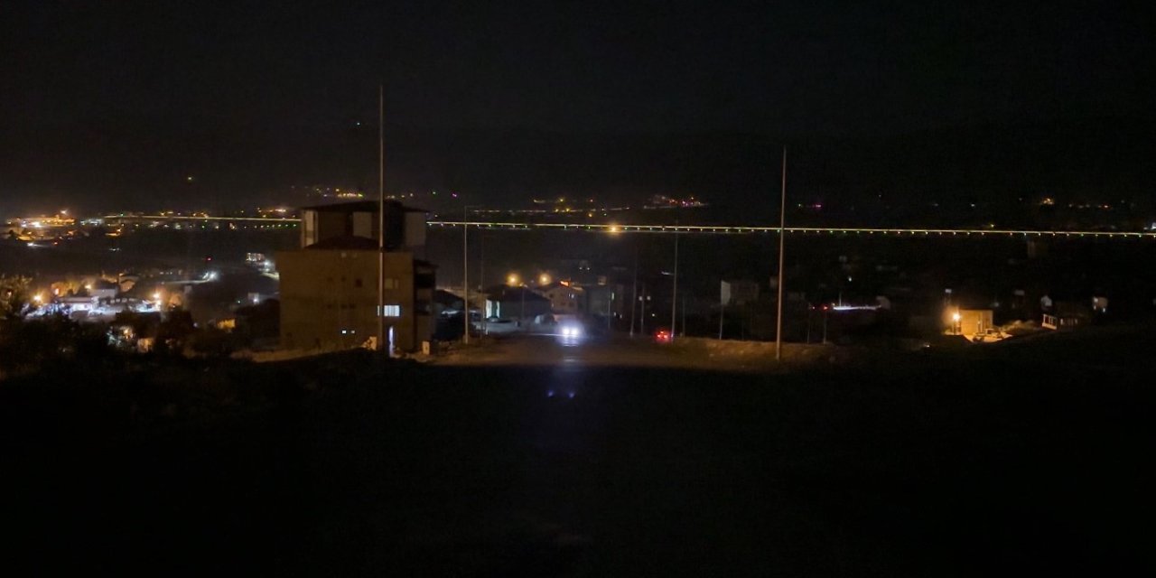 Yüksekova’da aydınlatma sorunu: "Direkler var ama lambalar yanmıyor"