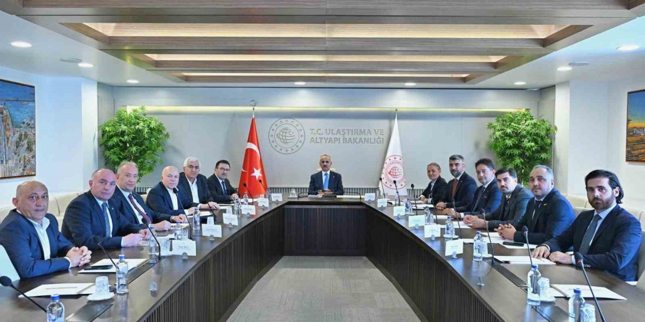 Bakan Uraloğlu ile ulaşım zirvesinde buluştu