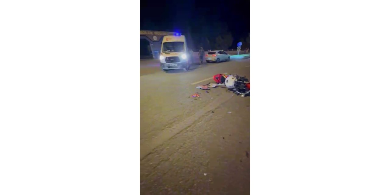 Erzurum'da motosiklet ile otomobil kafa kafaya çarpıştı