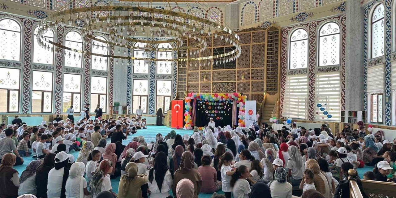 Tuşba’da Yaz Kur’an Kursları düzenlenen programla son buldu