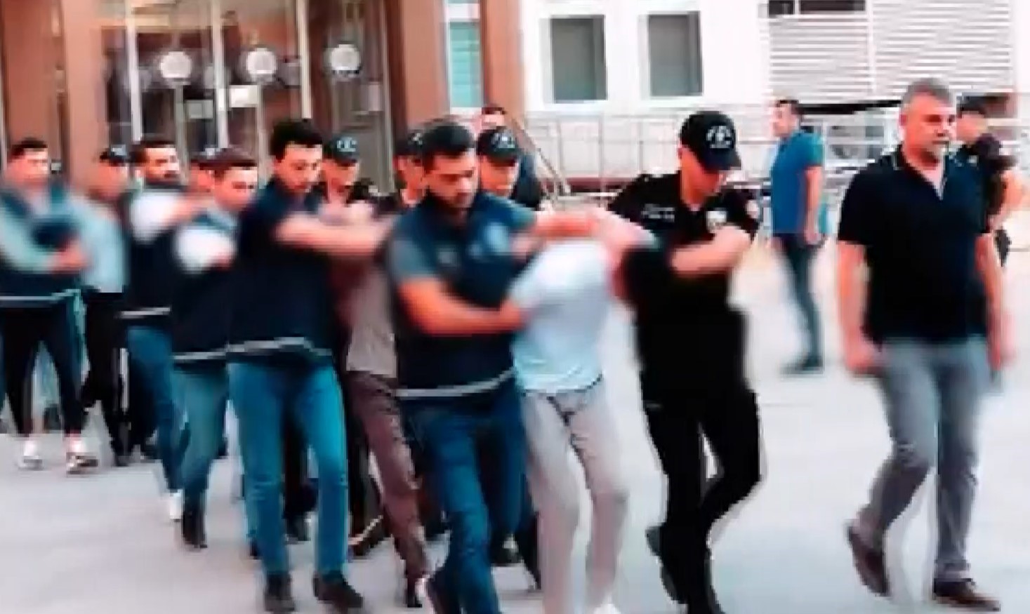 Antep’te esnafı hedef alan organize örgüte operasyon: 9 gözaltı