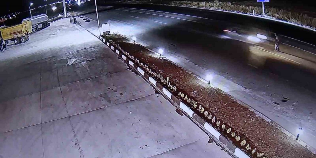 Adıyaman'da yolun karşısına geçmek isteyen adama otomobil çarptı