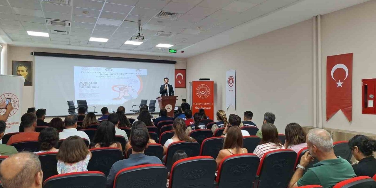 Tunceli’de "Akran zorbalığı ve siber zorbalık" söyleşisi yapıldı