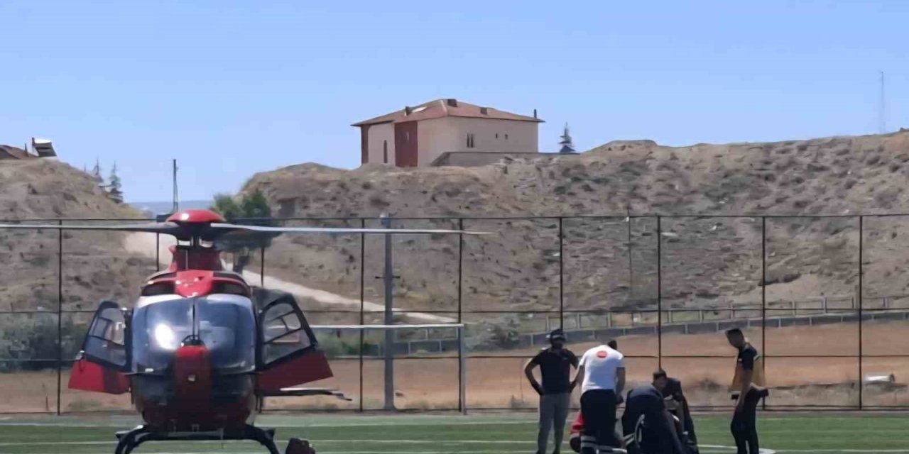 Darende'de beyin kanaması geçiren hastanın imdadına ambulans helikopter yetişti