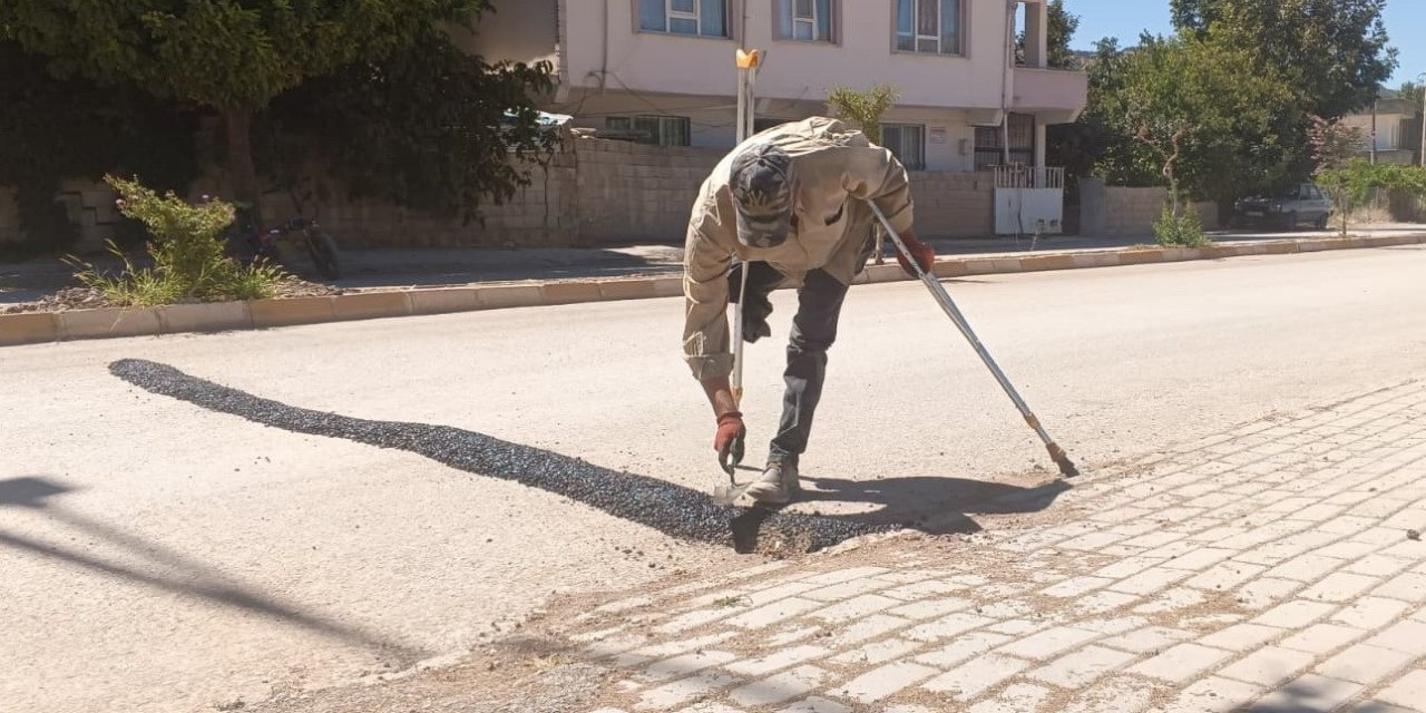 CHP’li belediyenin yapamadığını bedensel engelli vatandaş yaptı