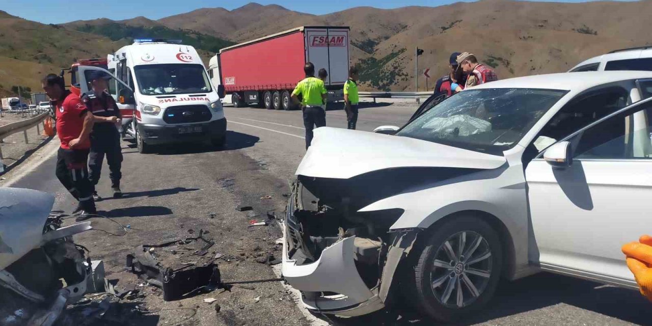 Erzincan’daki trafik kazasında ölü sayısı 4’e çıktı