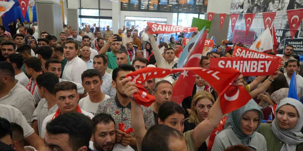 AK Parti’ye geçen Umut Yılmaz Gaziantep’te karşılandı