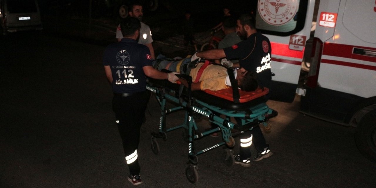 Cizre’de otomobil motokuryeye çarptı: 1 kişi yaralandı