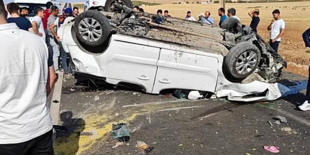 Siirt’te refüje çarparak takla atan araç ters döndü: 6 kişi yaralandı