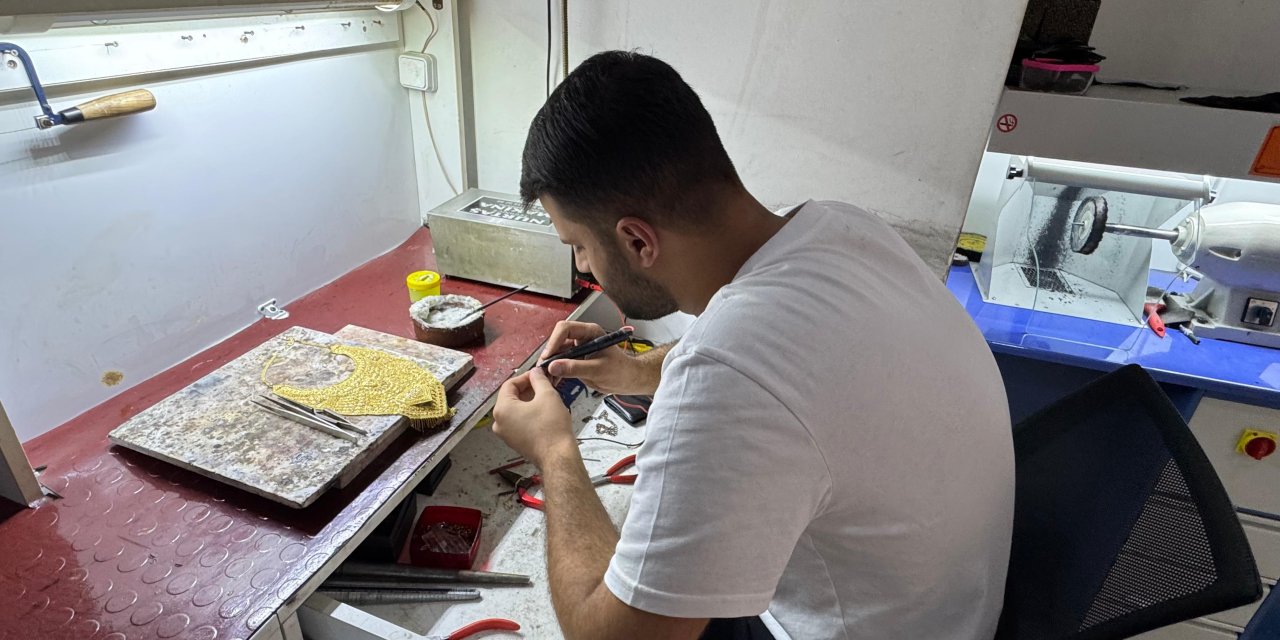 Yüksekova’da altın tamirciliği ile eski takılar yenileniyor