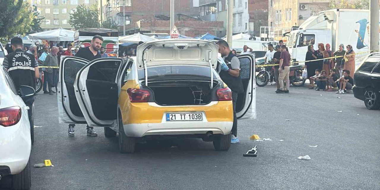 Eşinden kaçmak isteyen kadın silahlı saldırıya uğradı: 3 kişi yaralandı