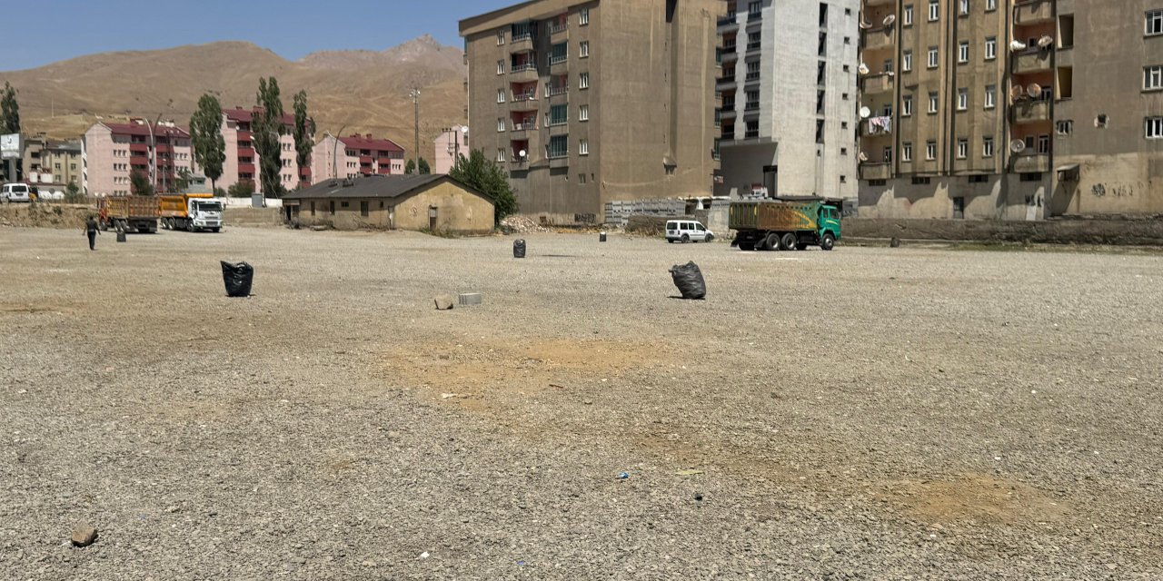 Rojda konseri sonrası alan çöplerden temizlendi