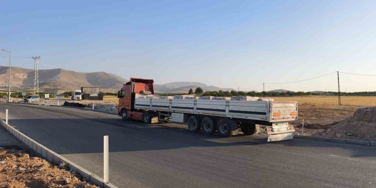 Malatya’da üç aracın karıştığı kazada 1 yaralı
