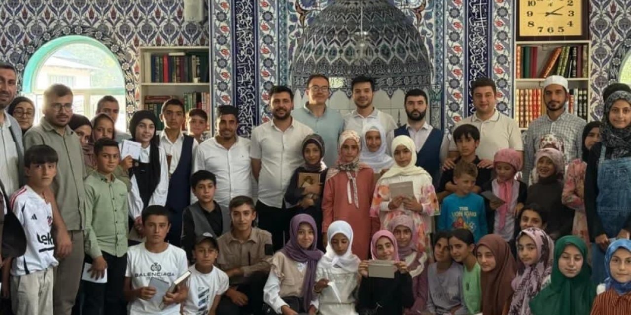 Hamur’da yaz Kur’an kursu öğrencileri yarışmada bir araya geldi