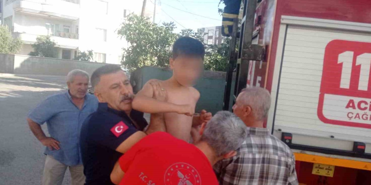 Adıyaman'da yangında mahsur kalan yaşlı kadın ile çocuk kurtarıldı