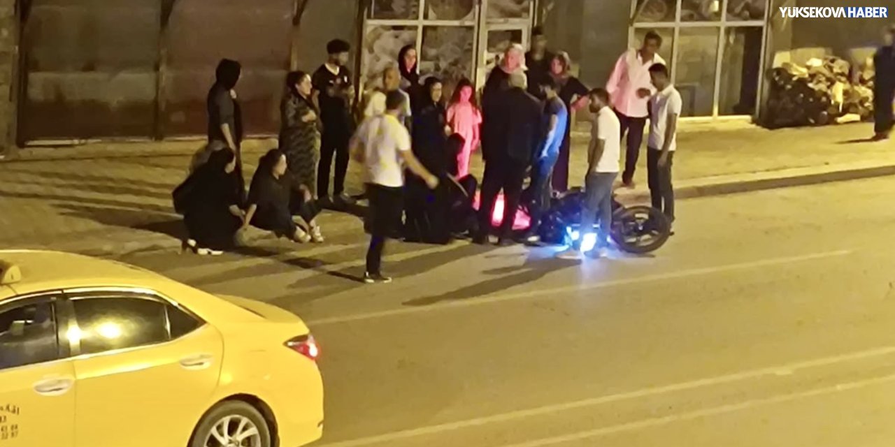 Yüksekova’da ticari taksi ile motosiklet çarpıştı: 1 yaralı