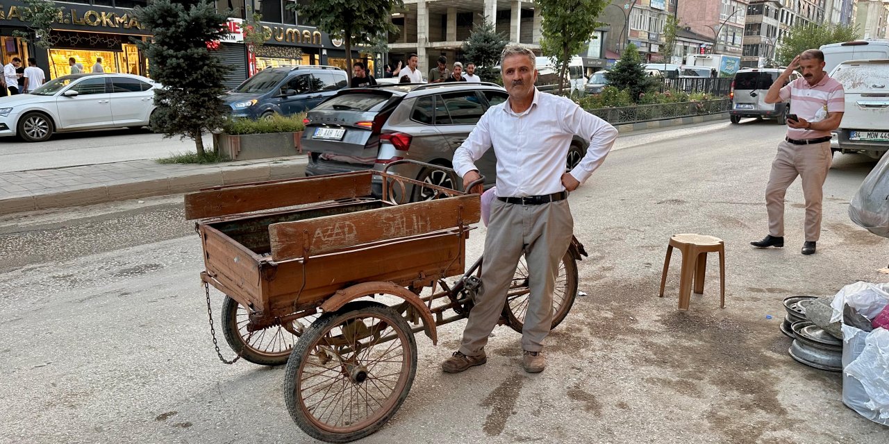 Yüksekova: Atak’ın yük bisikletiyle 30 yıllık geçim mücadelesi