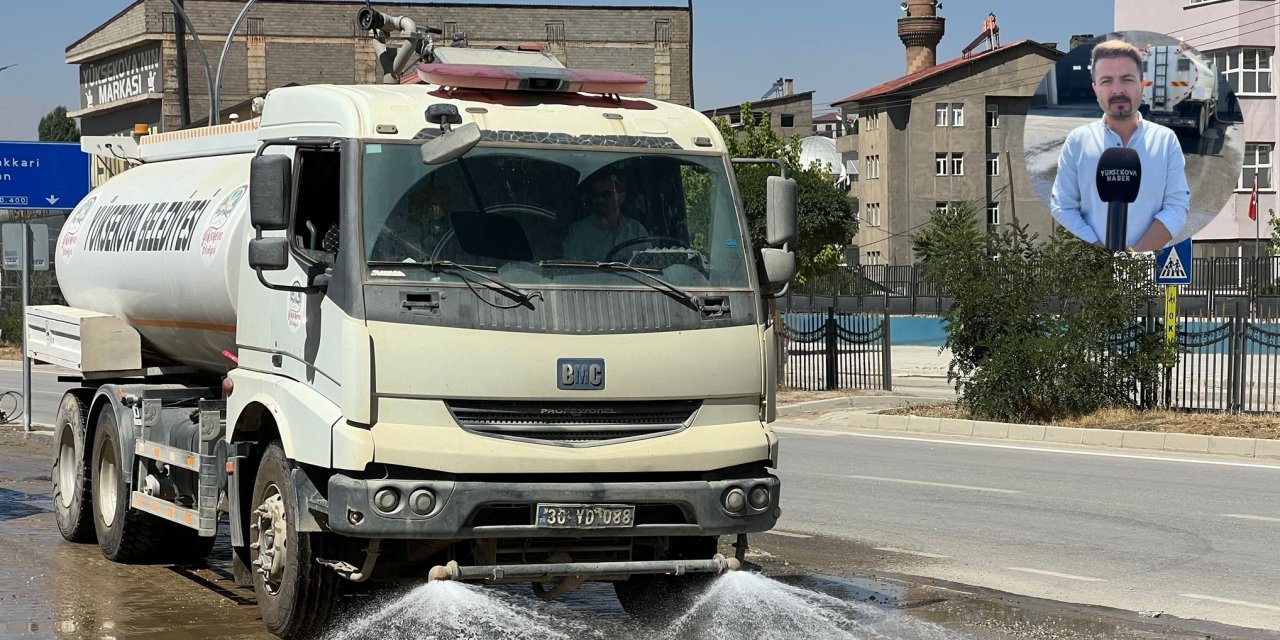Yüksekova Belediyesi'nden toz ve hafriyat temizliği