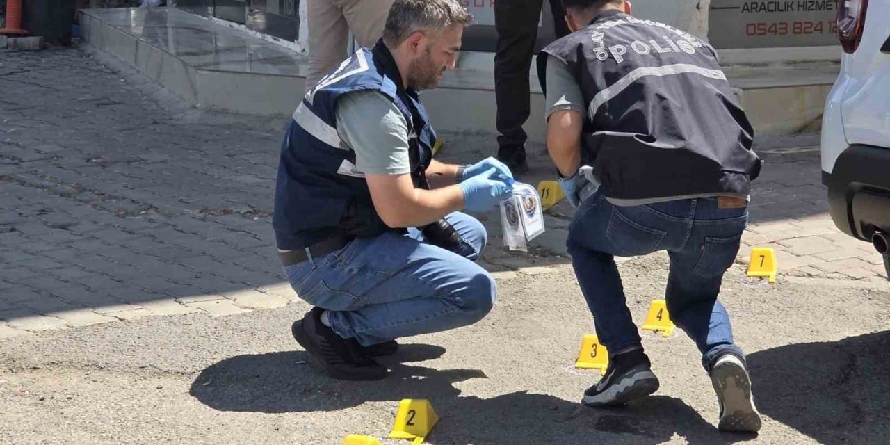 Siverek’te adliye çıkışında 2 kişiyi silahla yaralayan kişi yakalandı
