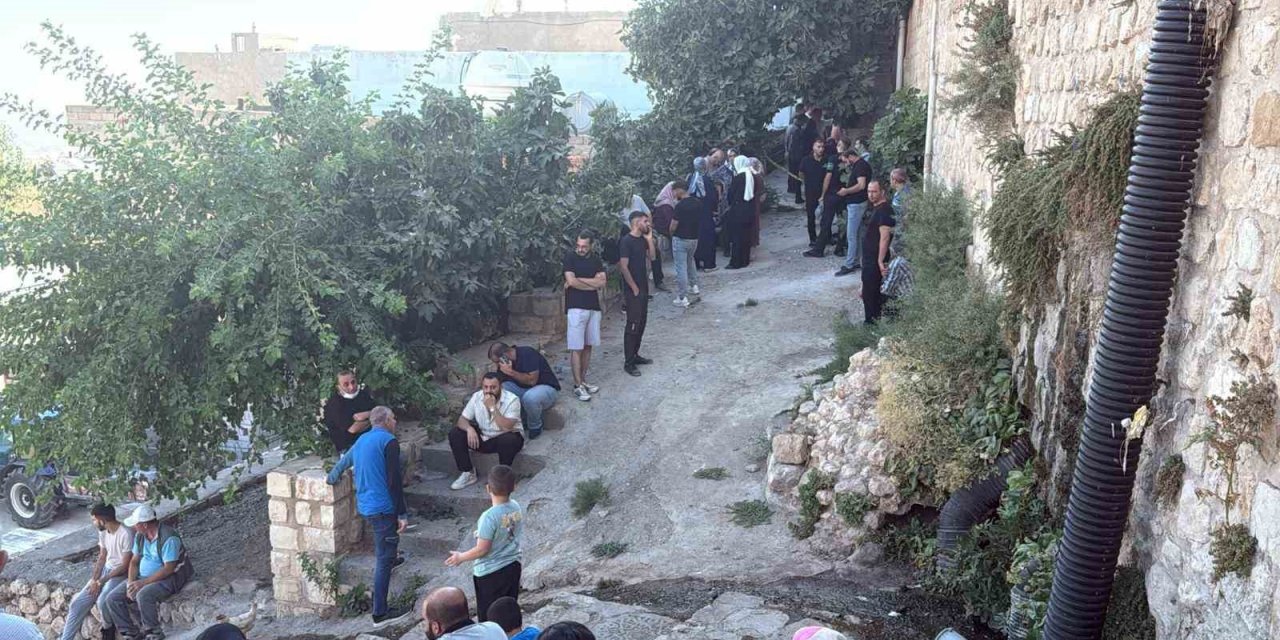 Haber alınamayan 2 kız kardeş evde ölü bulundu