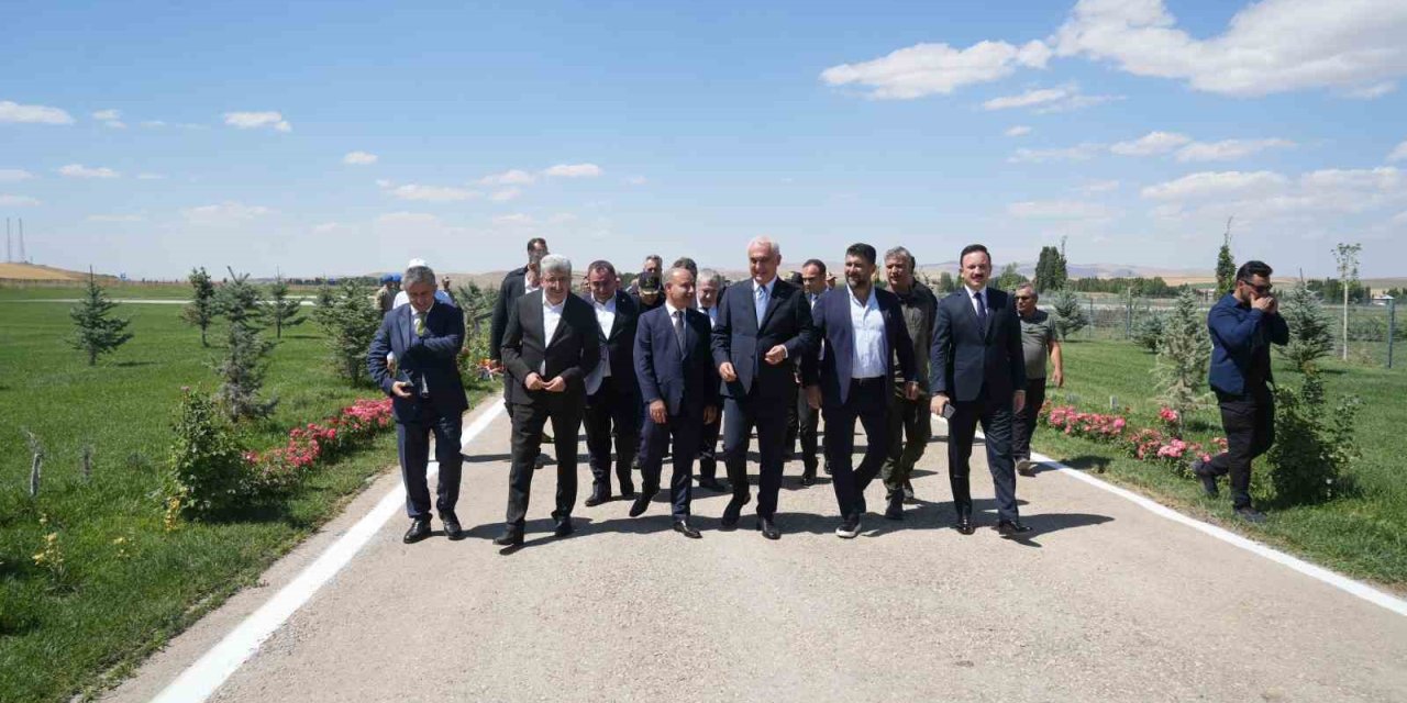 Bakan Yardımcısı Aktaş’tan Malazgirt Zaferi etkinlik alanında inceleme yaptı