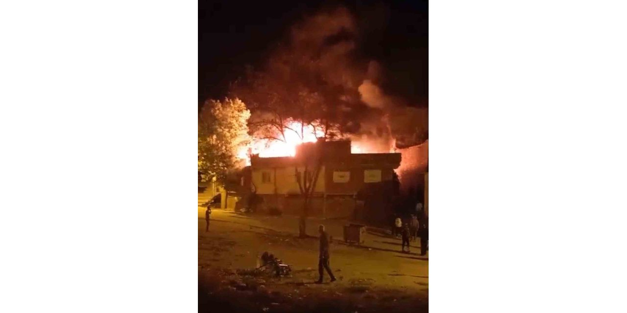 Diyarbakır’da boş ev alev topuna dönüştü