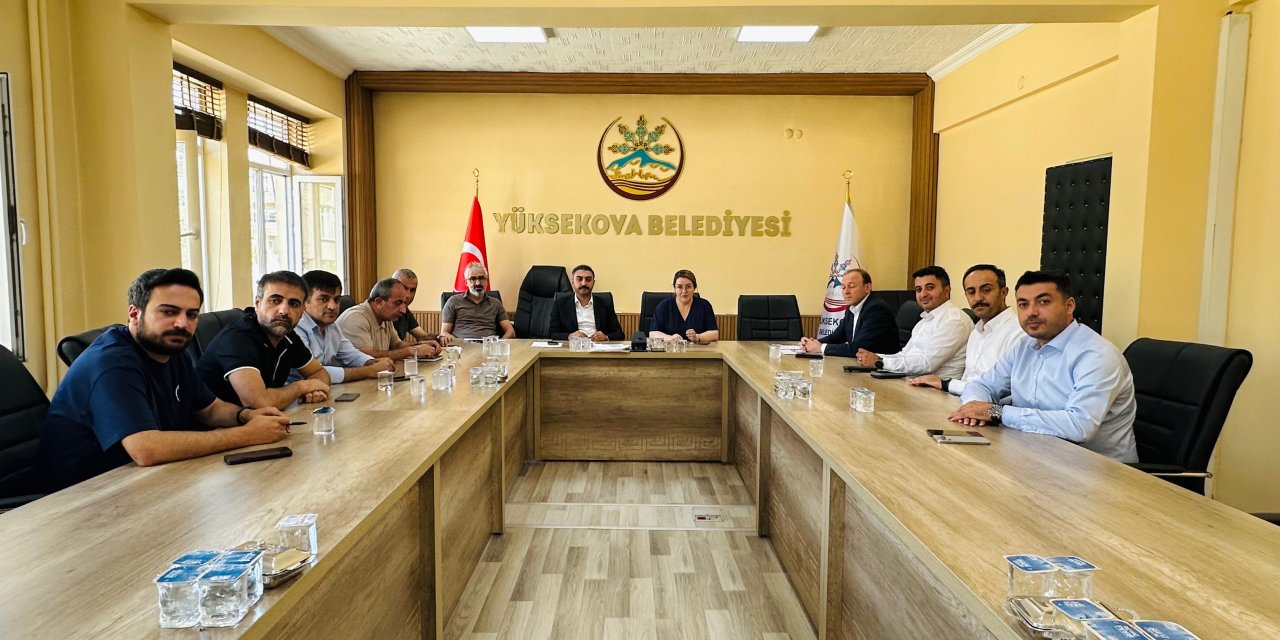 Doğalgaz kutusu sorunu yeniden masada: Akmercan yetkilileri Yüksekova Belediyesi’yle görüştü