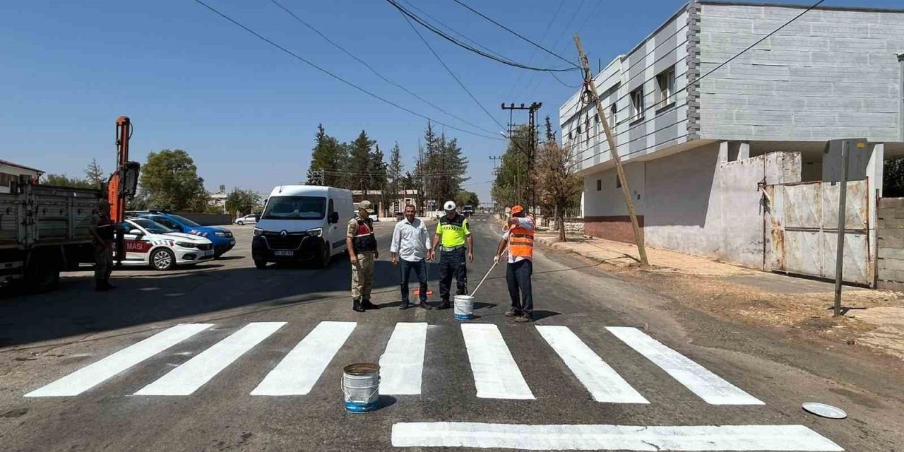 Okul önlerinde trafik tedbirleri alındı