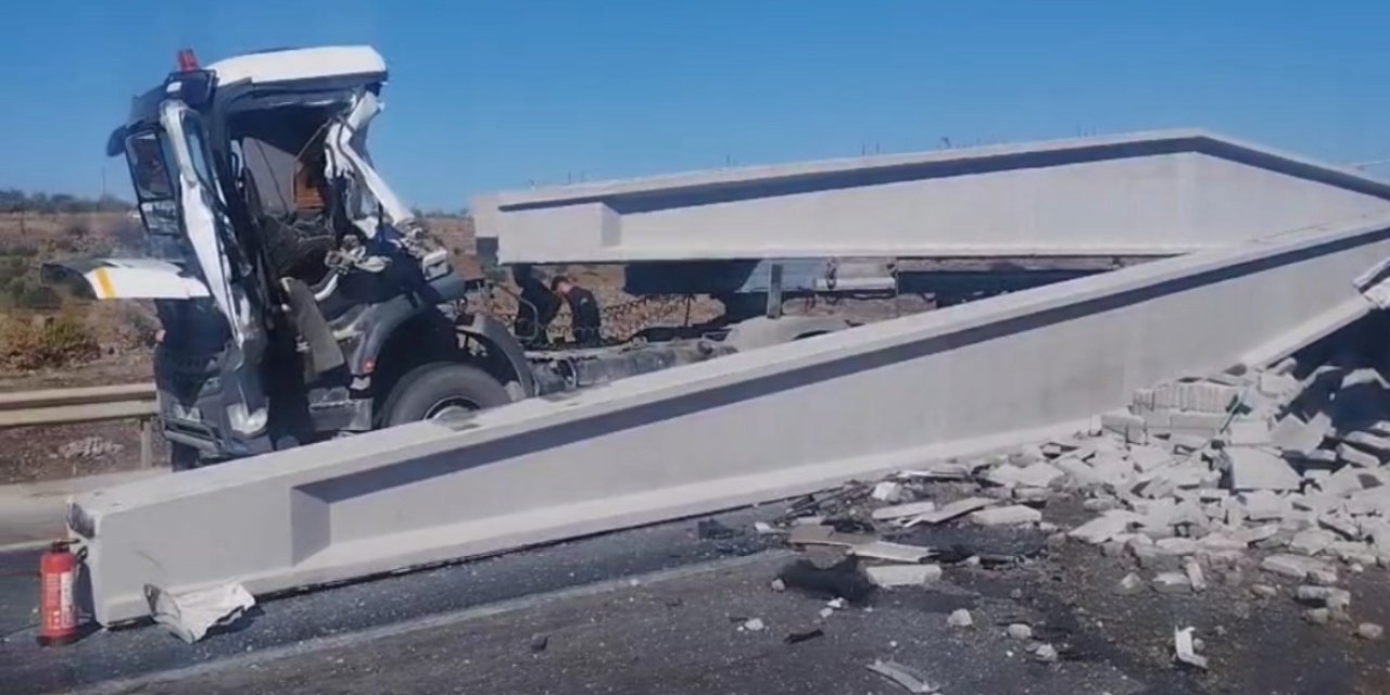 TAG Otoyolu’nda 2 tır çarpıştı: 2 kişi yaralandı