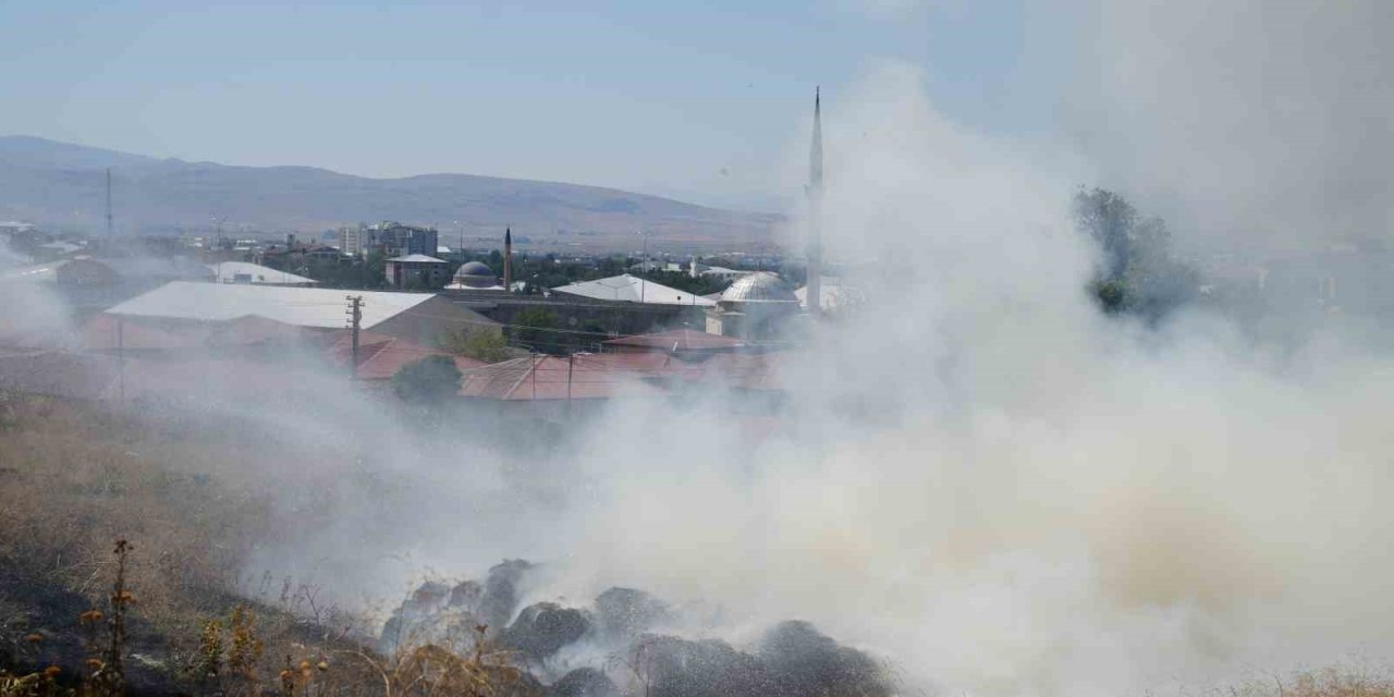 Erzurum'daki ot yangına itfaiyeden zamanında müdahale