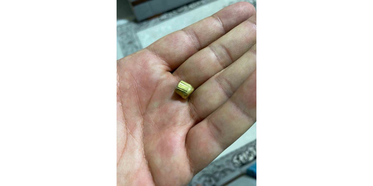 Kahta'da maganda silahından çıkan mermi pencereyi delip içeri girdi