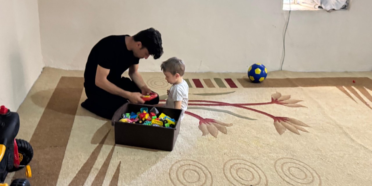 Yüksekova’da iki çocuğuyla hayata tutunan baba destek bekliyor