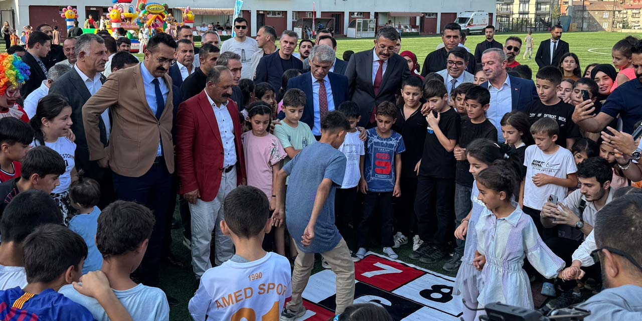 Bir Anadolu Şenliği Hakkari’de başladı